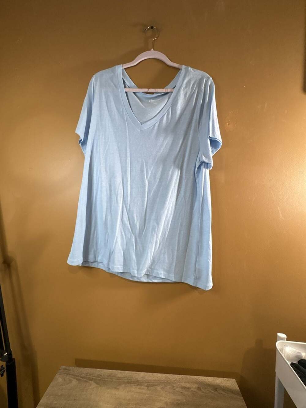 HC1050. Old Navy Vintage Relaxed Fit V-Neck T-Shirt
